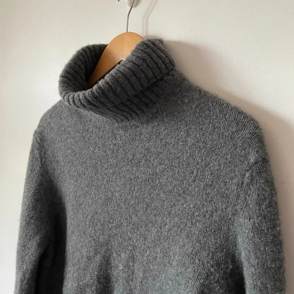 Zara Wool DARK GREY Soft Fuzzy Knit Turleneck Sweater Sz Large - Picture 3 of 6